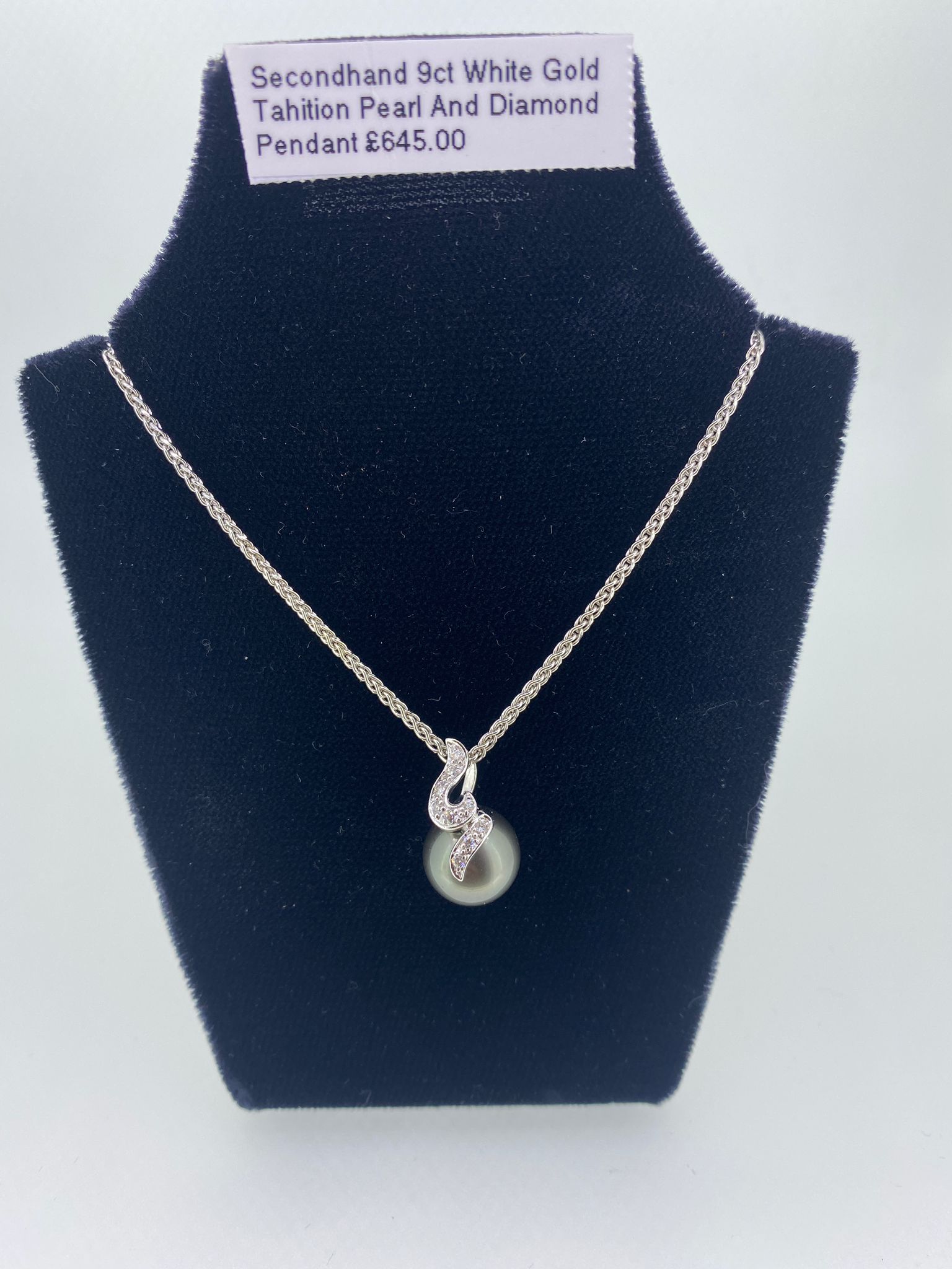 Secondhand 9ct White Gold Tahition Pearl & Diamond Pendant